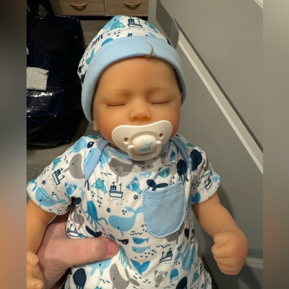 Ashton Drake - “Breathing” Baby Boy Doll - Picture 5 of 7